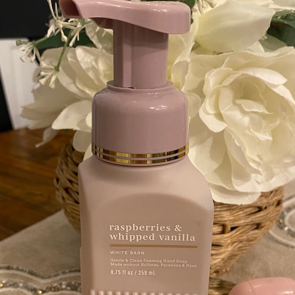 White Barn Pink Raspberries & Whipped Vanilla Set - Picture 2 of 9